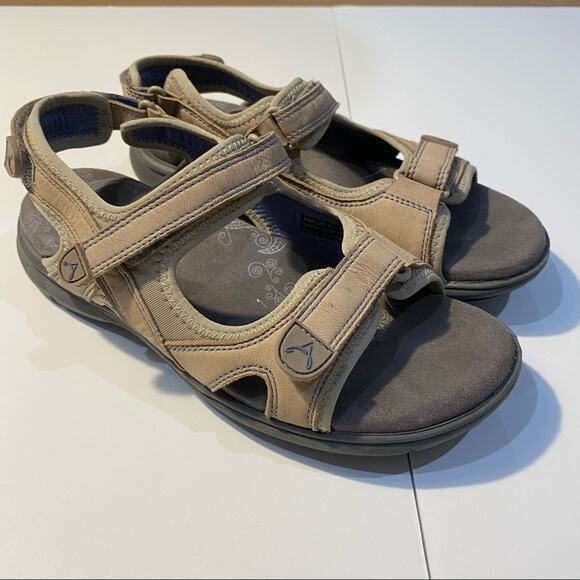 Aravon Sandals Womens Size 6 Wide Rev 3 Strap flat comfort walking hook & Loop - Picture 2 of 9